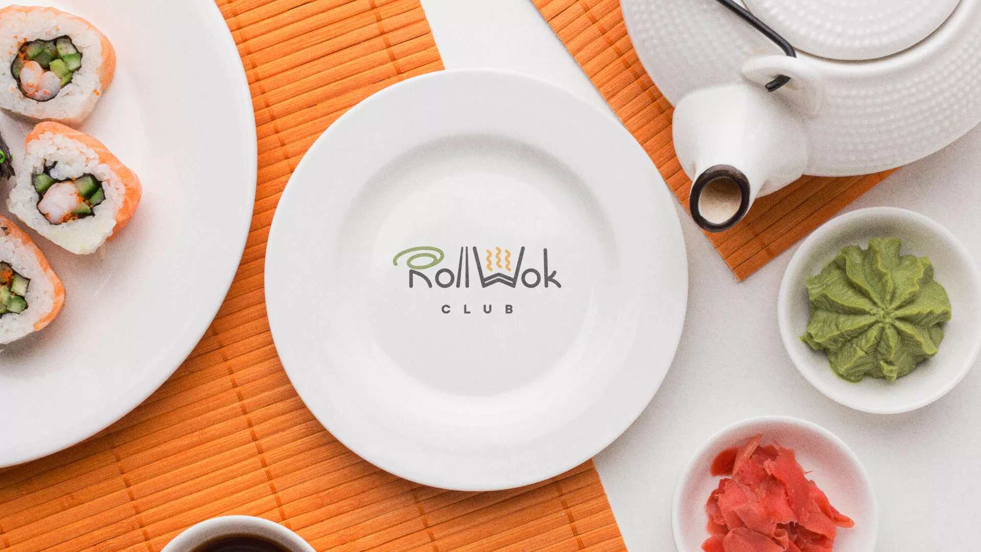 Разработка логотипа и фирменного стиля суши-бара «Roll Wok Club» в Белоярском